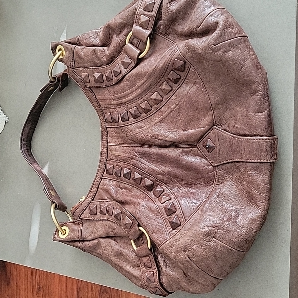 Isabella Fiore Leather Handbag